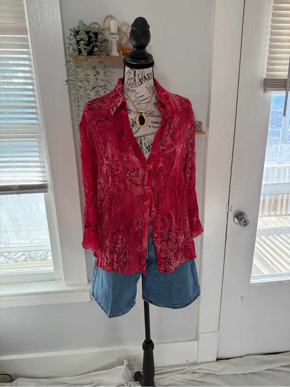 Nicola Y2K floral flowy top with sleeves and button-up front size XL